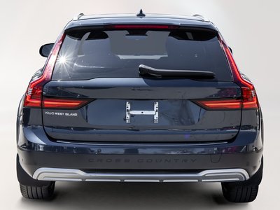 2022 Volvo V90 Cross Country in Pointe-Claire, Quebec