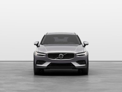 2026 Volvo V60 Cross Country in Pointe-Claire, Quebec