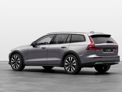 2026 Volvo V60 Cross Country in Pointe-Claire, Quebec