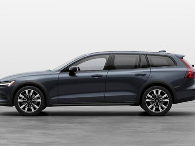 Volvo V60 Cross Country  2026 à Pointe-Claire, Québec