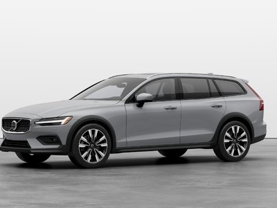 2026 Volvo V60 Cross Country in Pointe-Claire, Quebec