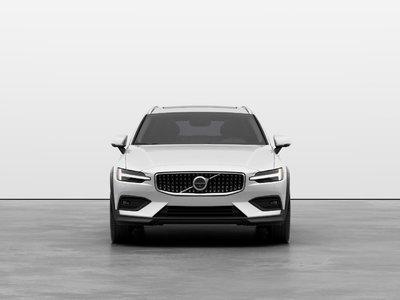 2026 Volvo V60 Cross Country in Pointe-Claire, Quebec