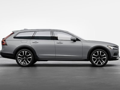2026 Volvo V90 Cross Country in Pointe-Claire, Quebec