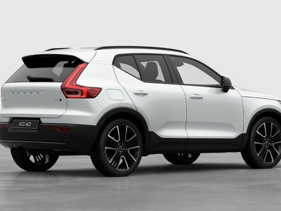 2026 Volvo XC40 in Pointe-Claire, Quebec