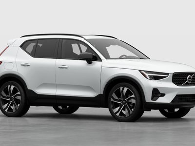 2026 Volvo XC40 in Pointe-Claire, Quebec