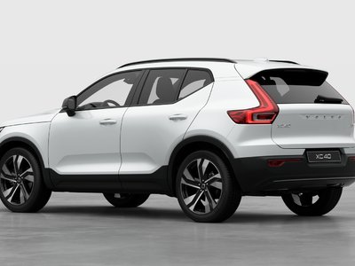 2026 Volvo XC40 in Pointe-Claire, Quebec