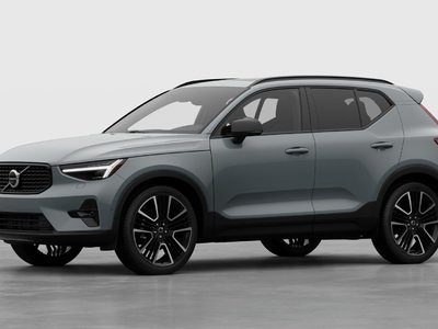 2026 Volvo XC40 in Pointe-Claire, Quebec