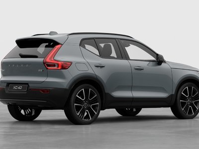 2026 Volvo XC40 in Pointe-Claire, Quebec