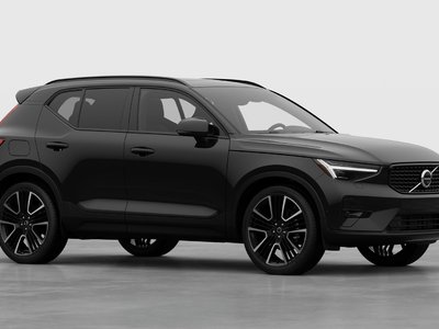 2026 Volvo XC40 in Pointe-Claire, Quebec