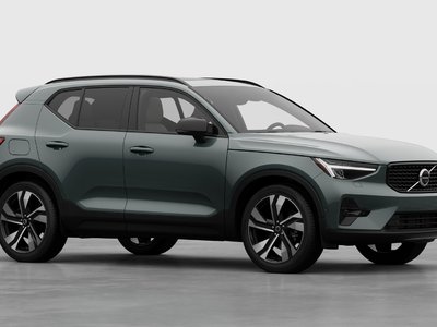 2026 Volvo XC40 in Pointe-Claire, Quebec