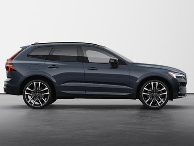Volvo XC60 Plug-in Hybrid  2025 à Pointe-Claire, Québec