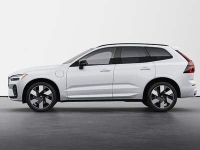 Volvo XC60 Plug-in Hybrid  2025 à Pointe-Claire, Québec