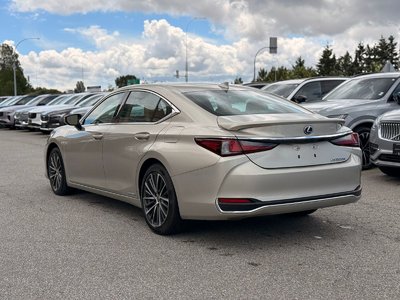 2022 Lexus ES in Richmond, British Columbia