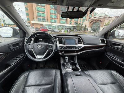 2016 Toyota Highlander hybrid in Langley, British Columbia
