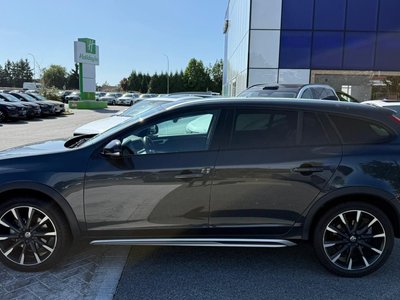 2018 Volvo V60 Cross Country in North Vancouver, British Columbia