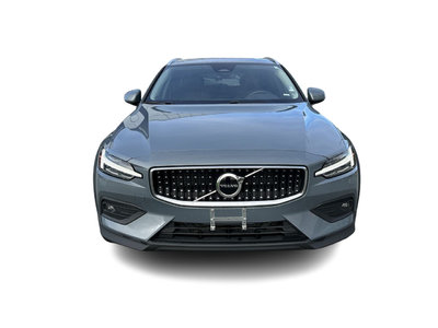 2024 Volvo V60 Cross Country in North Vancouver, British Columbia