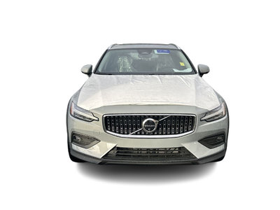 2025 Volvo V60 Cross Country  2L TURBO 4cyl.All Wheel Drive in Richmond, British Columbia