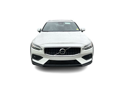 2025 Volvo V60 Cross Country  2L TURBO 4cyl.All Wheel Drive in Richmond, British Columbia