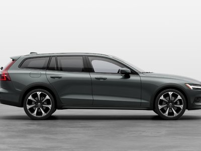 2026 Volvo V60 Cross Country in Richmond, British Columbia