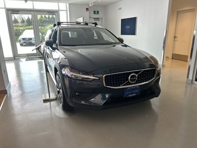 Volvo V60 Cross Country  2026 à Richmond, Colombie-Britannique