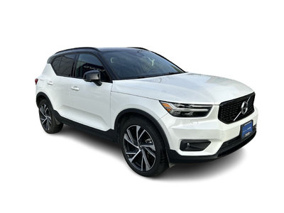 2021 Volvo XC40  4 Cylinder Engine 2.0L/120CIAll Wheel Drive in Richmond, British Columbia