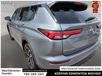 2024 Mitsubishi Outlander ES — photo 6