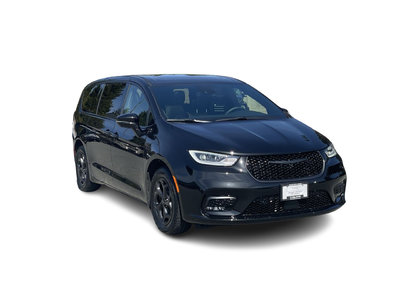 2022 Chrysler Pacifica in North Vancouver, British Columbia