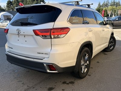 2017 Toyota Highlander in Richmond, British Columbia
