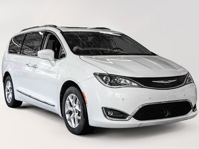 2017 Chrysler Pacifica in Verdun, Quebec