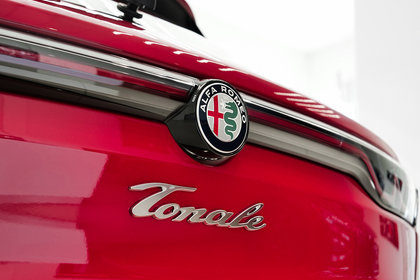 Alfa Romeo Tonale PHEV Veloce 2024 | Alfa Rosso - Photos