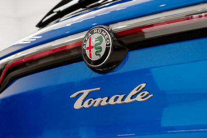 2024 Alfa Romeo Tonale PHEV Veloce  | Misano Blue - Photos