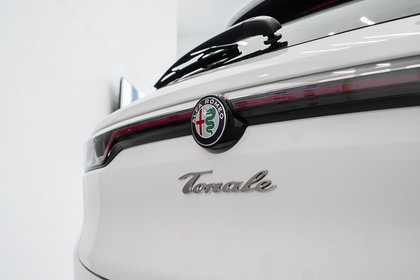 Alfa Romeo Tonale PHEV Veloce 2024 | Blanc Alfa Romeo - Photos