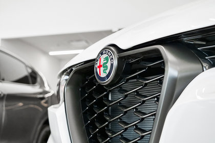 2024 Alfa Romeo Tonale PHEV Veloce  | Alfa Romeo White - Photos
