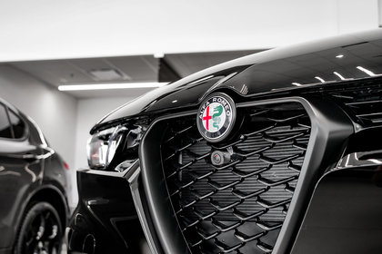 2024 Alfa Romeo Tonale PHEV Veloce  | Alfa Black - Photos
