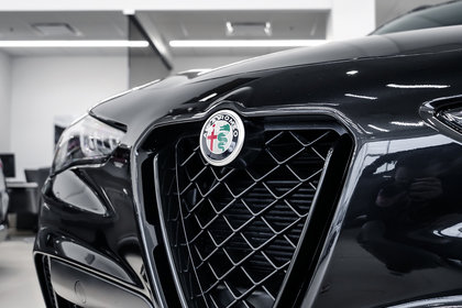 Alfa Romeo Stelvio Quadrifoglio 2024 | Noir Vulcano Métallique - Photos