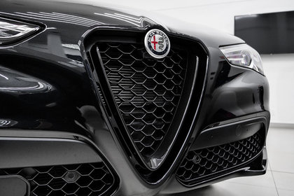 2023 Alfa Romeo Stelvio Veloce - Photos