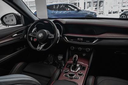 Alfa Romeo Stelvio Quadrifoglio SUPER SPORT 2024 | Noir Vulcano Métallique - Photos