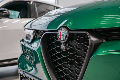 Alfa Romeo Tonale PHEV Tributo 2025 | Verde Fangio - Photos