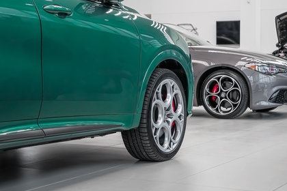 Alfa Romeo Tonale PHEV Tributo 2025 | Verde Fangio - Photos