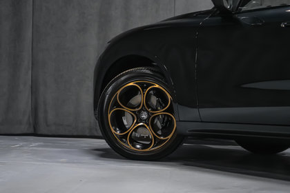 2025 Alfa Romeo Stelvio Intensa | Vulcano Black - Pictures