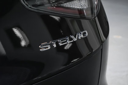 2025 Alfa Romeo Stelvio Intensa | Vulcano Black - Pictures