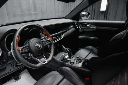 2025 Alfa Romeo Stelvio Intensa | Vulcano Black - Pictures