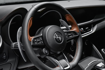 2025 Alfa Romeo Stelvio Intensa | Vulcano Black - Pictures