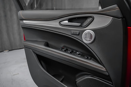 2025 Alfa Romeo Stelvio Intensa | Rosso GTA - Pictures