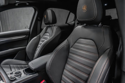 2025 Alfa Romeo Stelvio Intensa | Rosso GTA - Pictures