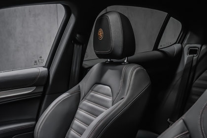 2025 Alfa Romeo Stelvio Intensa | Rosso GTA - Pictures