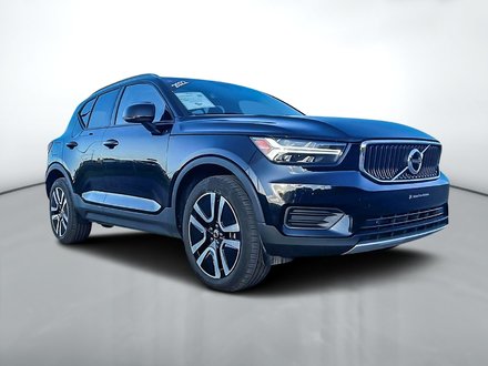 2022 Volvo XC40 T5 MOMENTUM