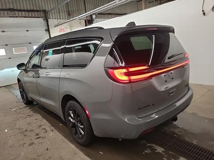 2021 Chrysler Pacifica Limited AWD