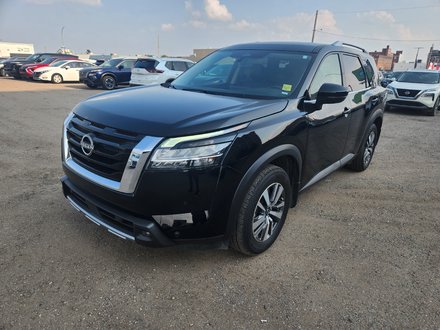 2023 Nissan Pathfinder SL V6 4x4 at
