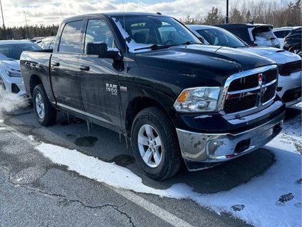 2022 Ram RAM 1500 Classic Crew Cab 4x4 (DS) SLT (140.5 WB 5'7 Box) SWB